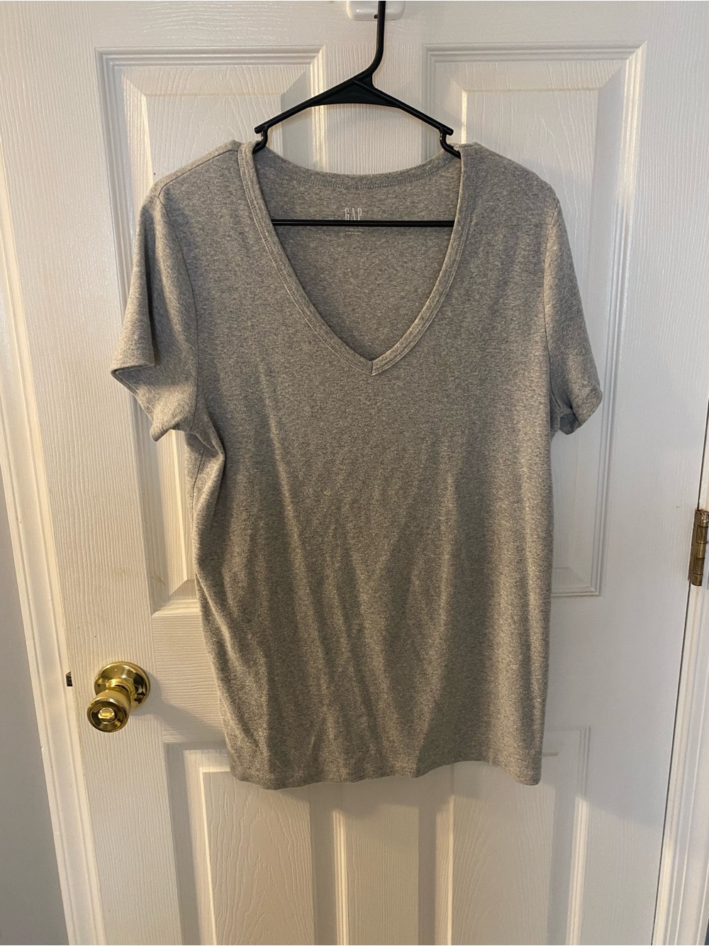 (3) GAP Women's V-Neck Short Sleeve Tees